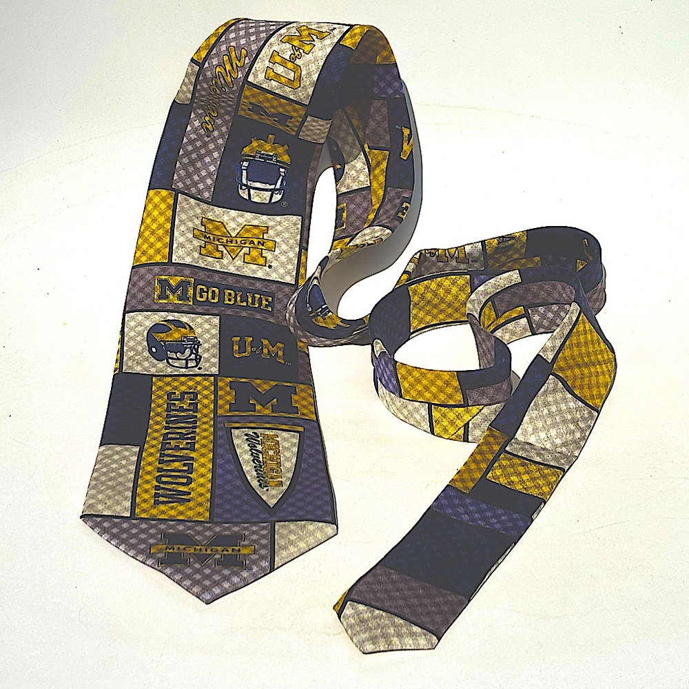 University of Michigan Silk Tie New With Tags circa 1995.